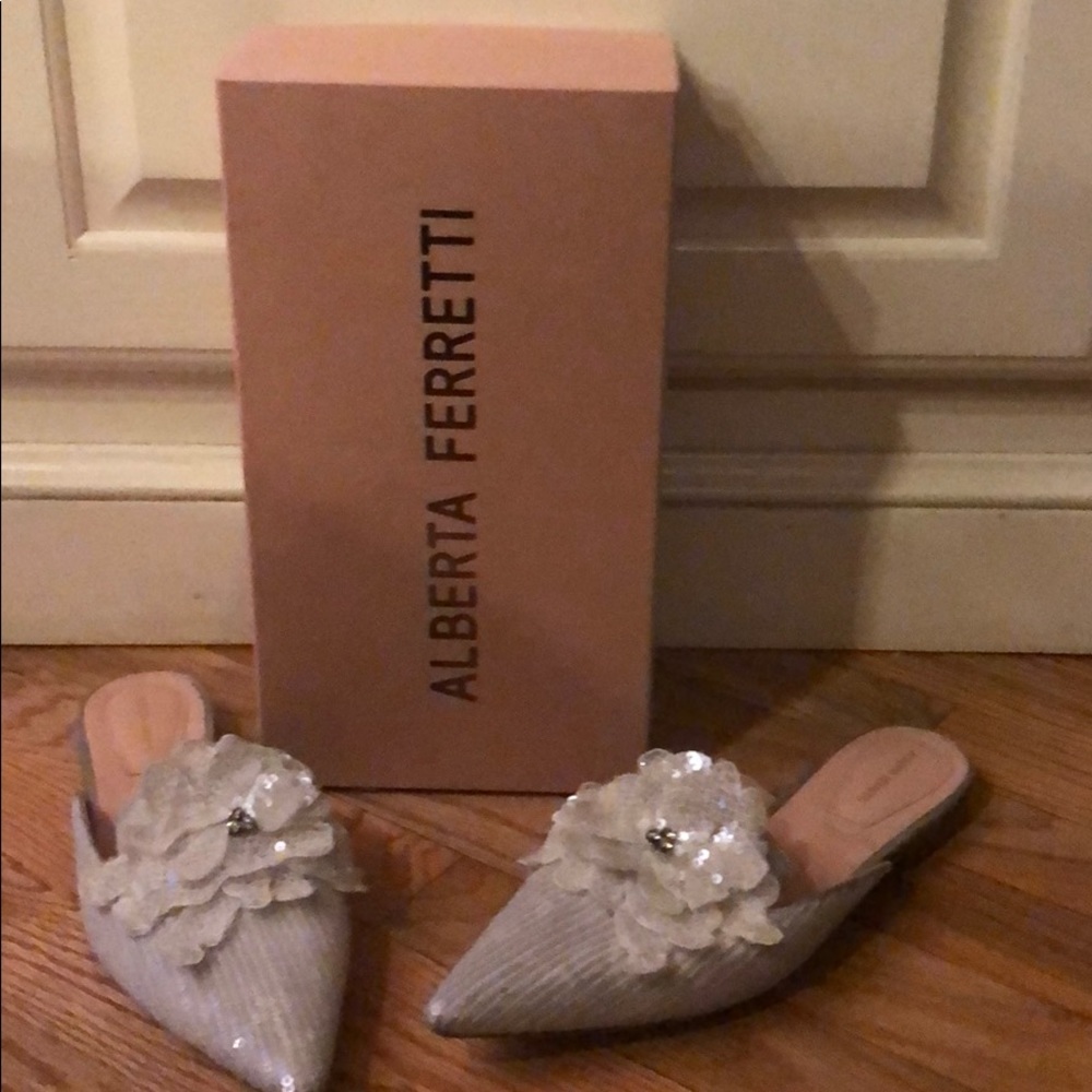 Albert ferretti flats